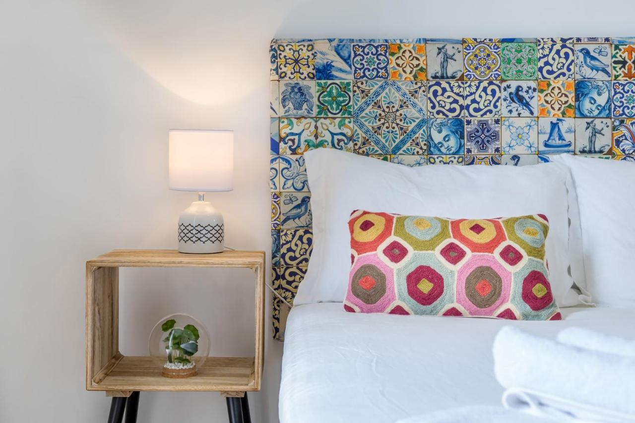 The Color Hostel Lisbon Exterior photo
