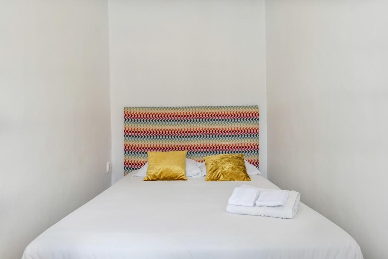 The Color Hostel Lisbon Exterior photo
