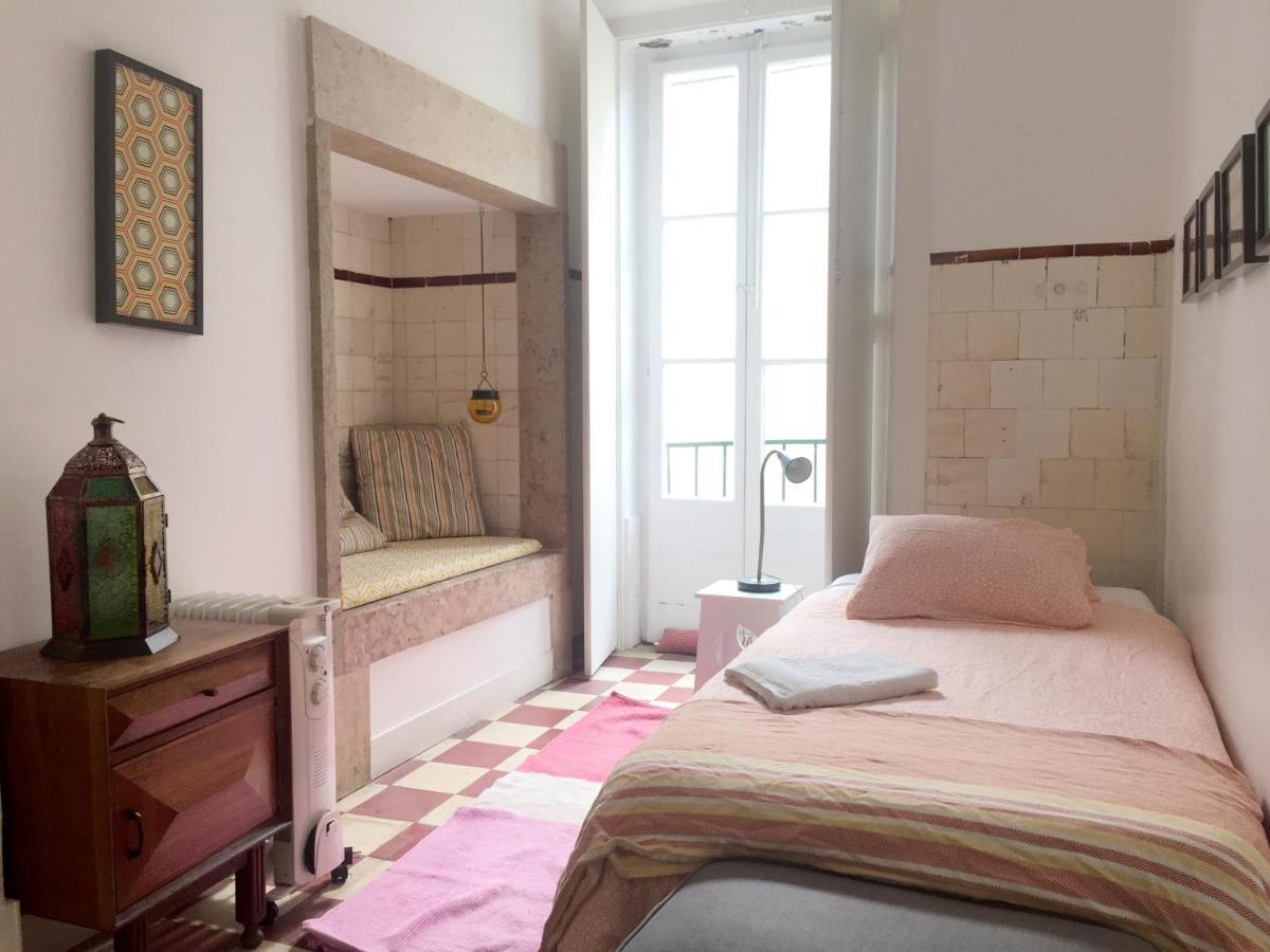 The Color Hostel Lisbon Exterior photo