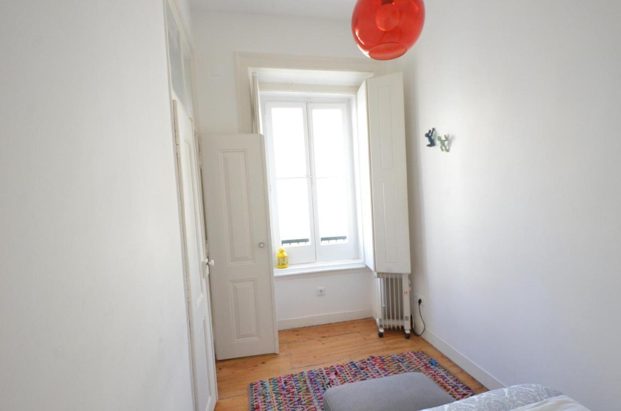 The Color Hostel Lisbon Exterior photo