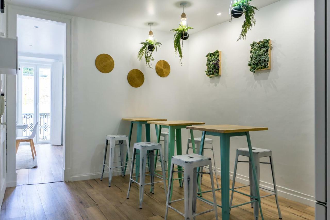 The Color Hostel Lisbon Exterior photo